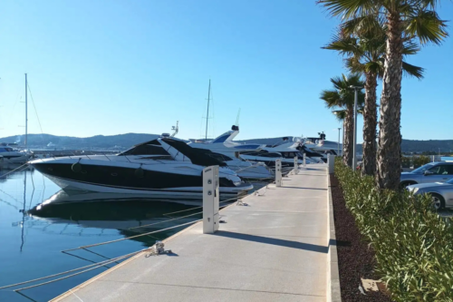 Molum Marine Club